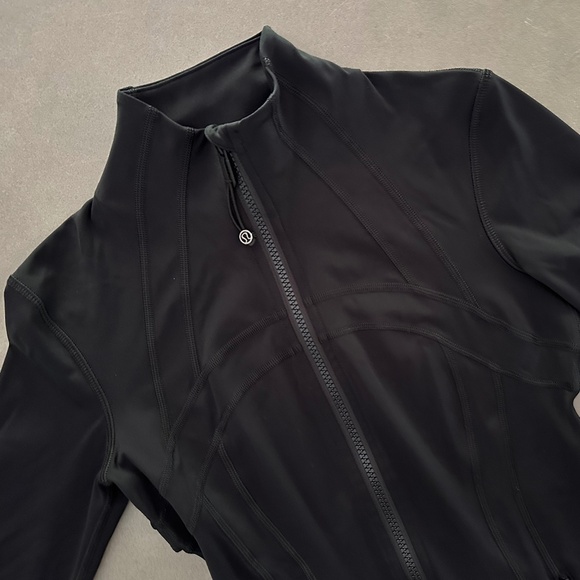 Lululemon Define Jacket in Black - Picture 2 of 8